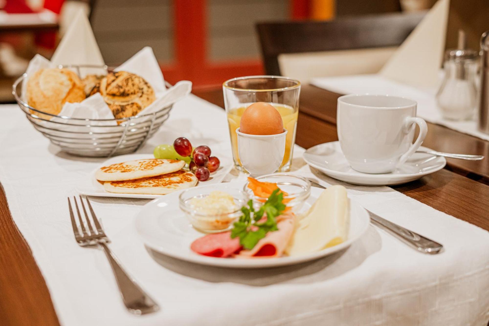 Das Hotel An Der Stadthalle - Rostock Hbf (Adults Only) ภายนอก รูปภาพ